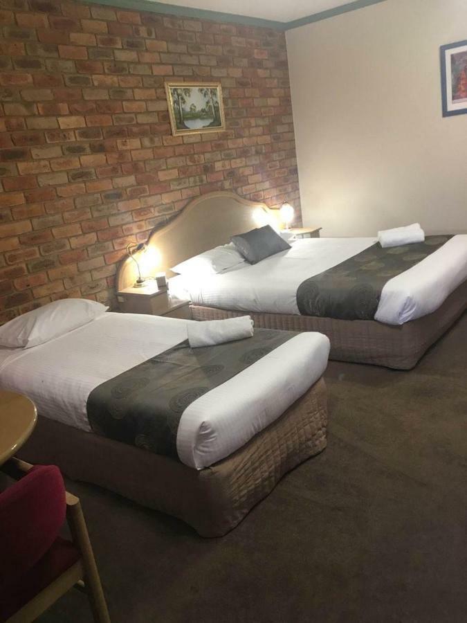 Pines Country Club Motor Motel Shepparton